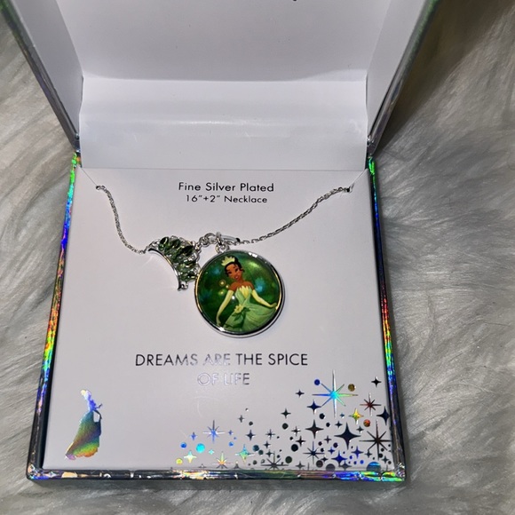 Disney Tiana from the princess and the frog “Dreams are the spice…” Necklace NIB - Picture 5 of 5